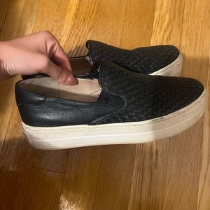 Black platform J slides- in good condition- size 6!